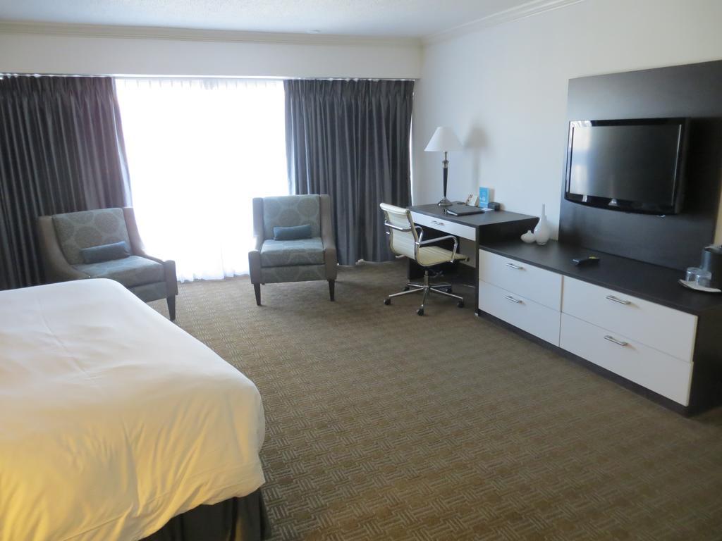 Toronto Don Valley Hotel And Suites Habitación foto